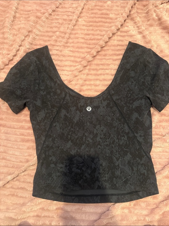 lululemon athletica Tops - Lululemon cropped camouflage snake print black and grey v neck align top size 4